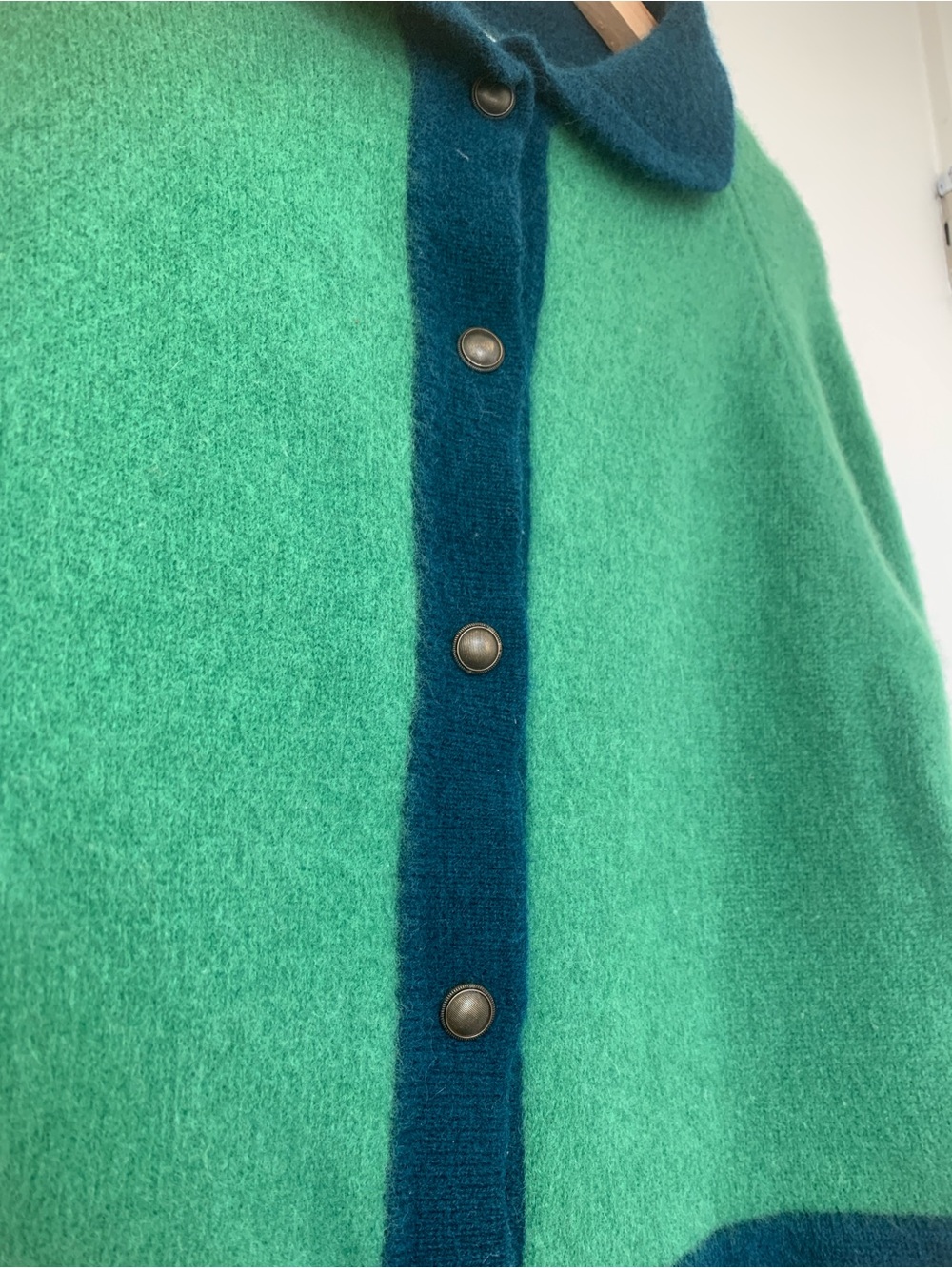 100% Wool Peter Pan Collar Cropped Cardigan - Picture 2 of 6